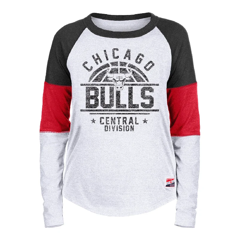 Ladies Chicago Bulls New Era Throwback Raglan Long Sleeve T-Shirt