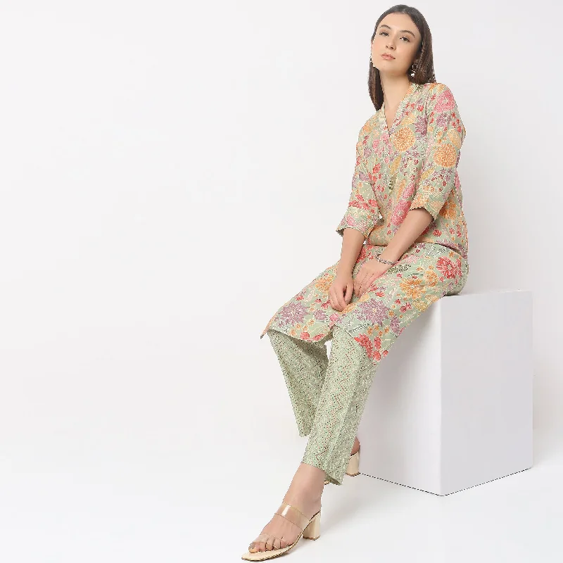 Regular Fit Printed Kurta with Pant Set