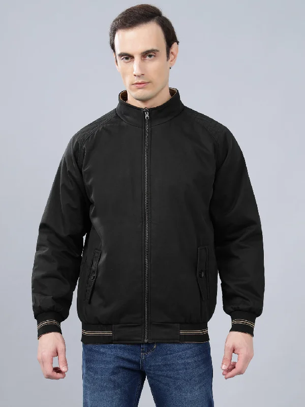 Metallic JacketsMen's Black Solid Mock Neck Reversible Winter Jacket