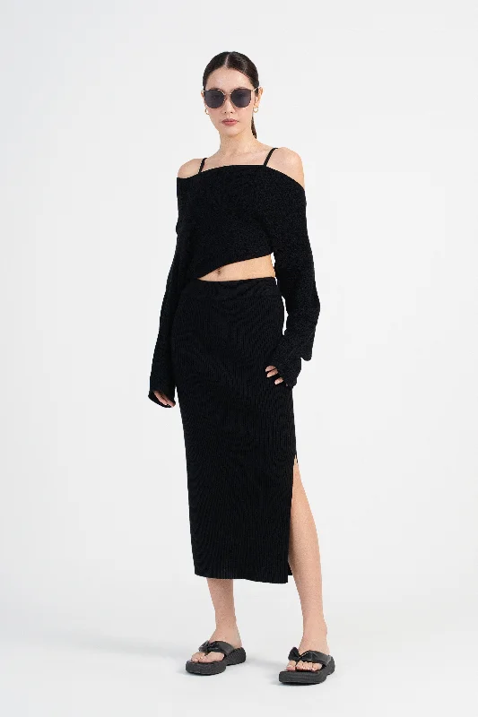 [Restocked] Kendall Off Shoulder Sweater in Sable Black